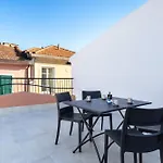 Hostdomus - Azure Loft Free Garage
