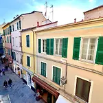 Victoria House - Dal Budello Al Mare