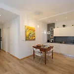 Modern House In The Center Of Recco With Parking
