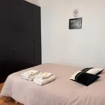 Genoa Waterfront Room