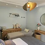 Claudia'S Luxurious Garden Apt