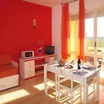 Apartment In Luni