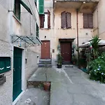 Altido Warm Flat For 4, Located In Quiet Area
