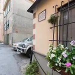 Altido Warm Flat For 4, Located In Quiet Area