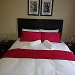 Ekukhanyeni B & B