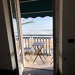 Attico Fronte Mare Molo Di Alassio