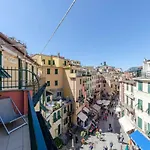 Joivy Spacious 2 Bedroom Apt With Terrace At The Heart Of The Vernazza