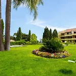 Garage, Piscina, Accesso A Mare E Pista Ciclabile