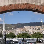 Una Porta Sul Porto Antico