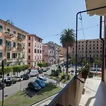 Glad Apartment