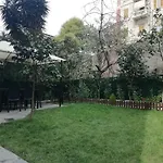 Roel Garden View