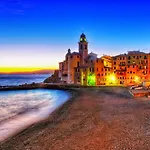 Un Balcone Tra Il Cielo E Il Mare