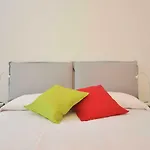 Casa Orchidea,Stylish, Walk To The Beach. Wifi/Ac
