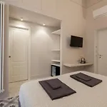 Room222 - Stylish Room La Spezia Old Town - 5' Station To Cinque Terre