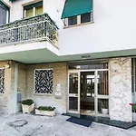 Grazioso Appartamentino A Due Passi Dalla Pista Ciclabile Con Giardino E Garage