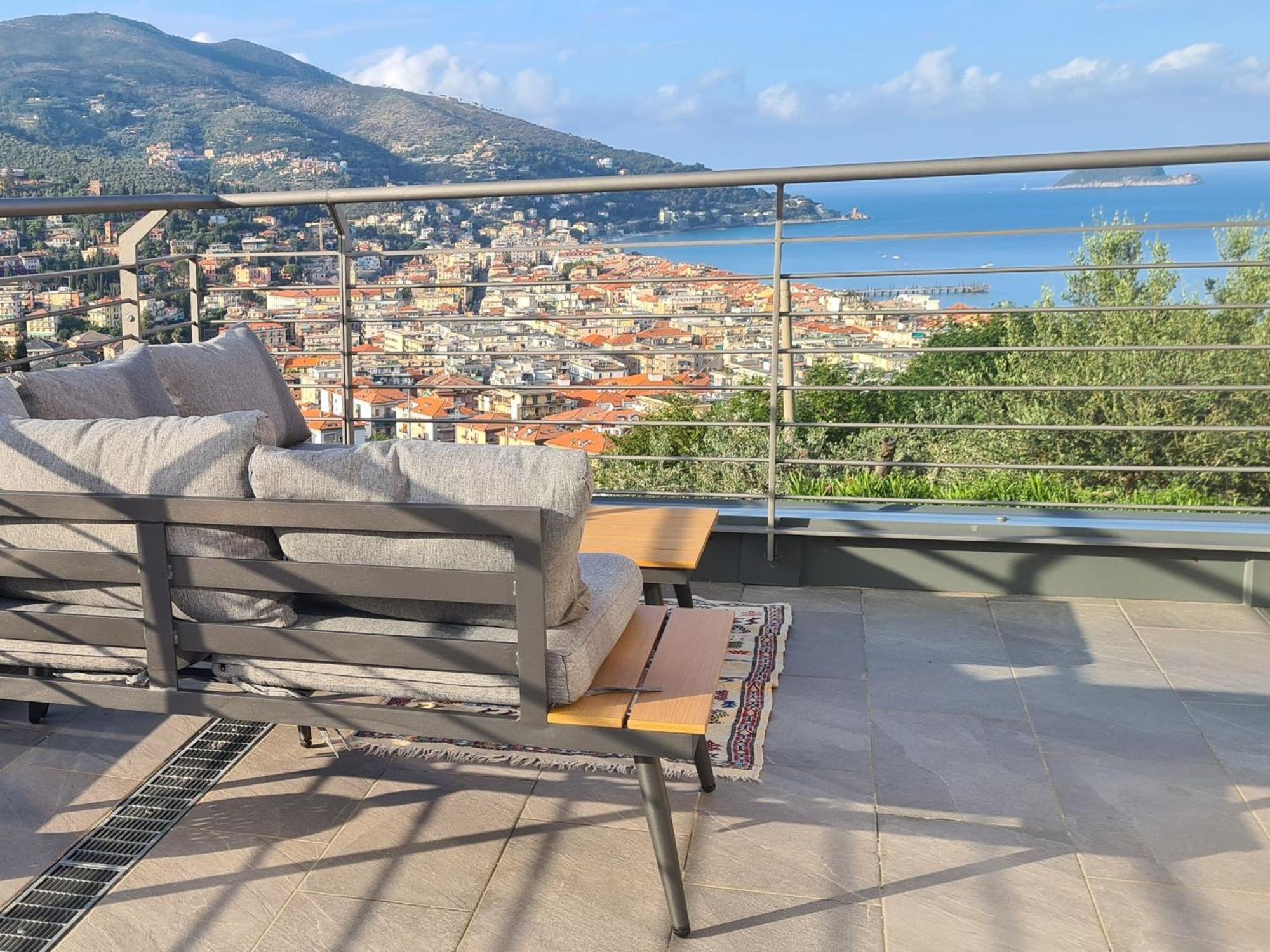 Luce Di Mare - Design With Sea View In Appartamento