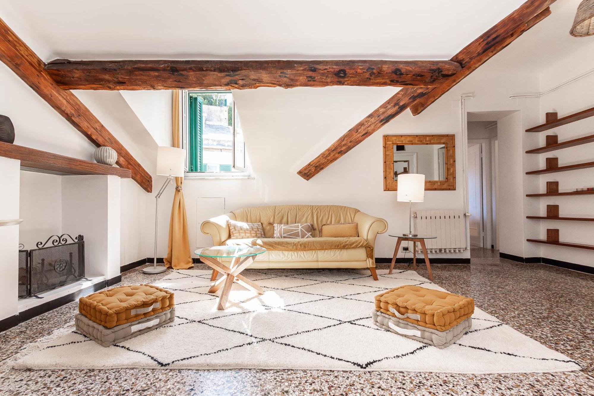 Spianata Di Castelletto, 5-bed Elegant Attic In The Historic Center Of Appartement